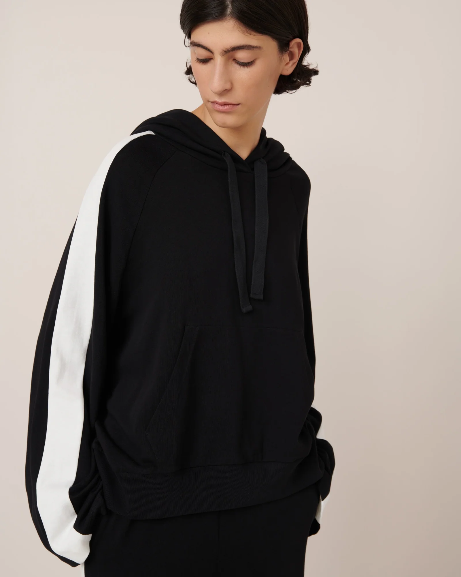 Contrast Hoodie - Image 3
